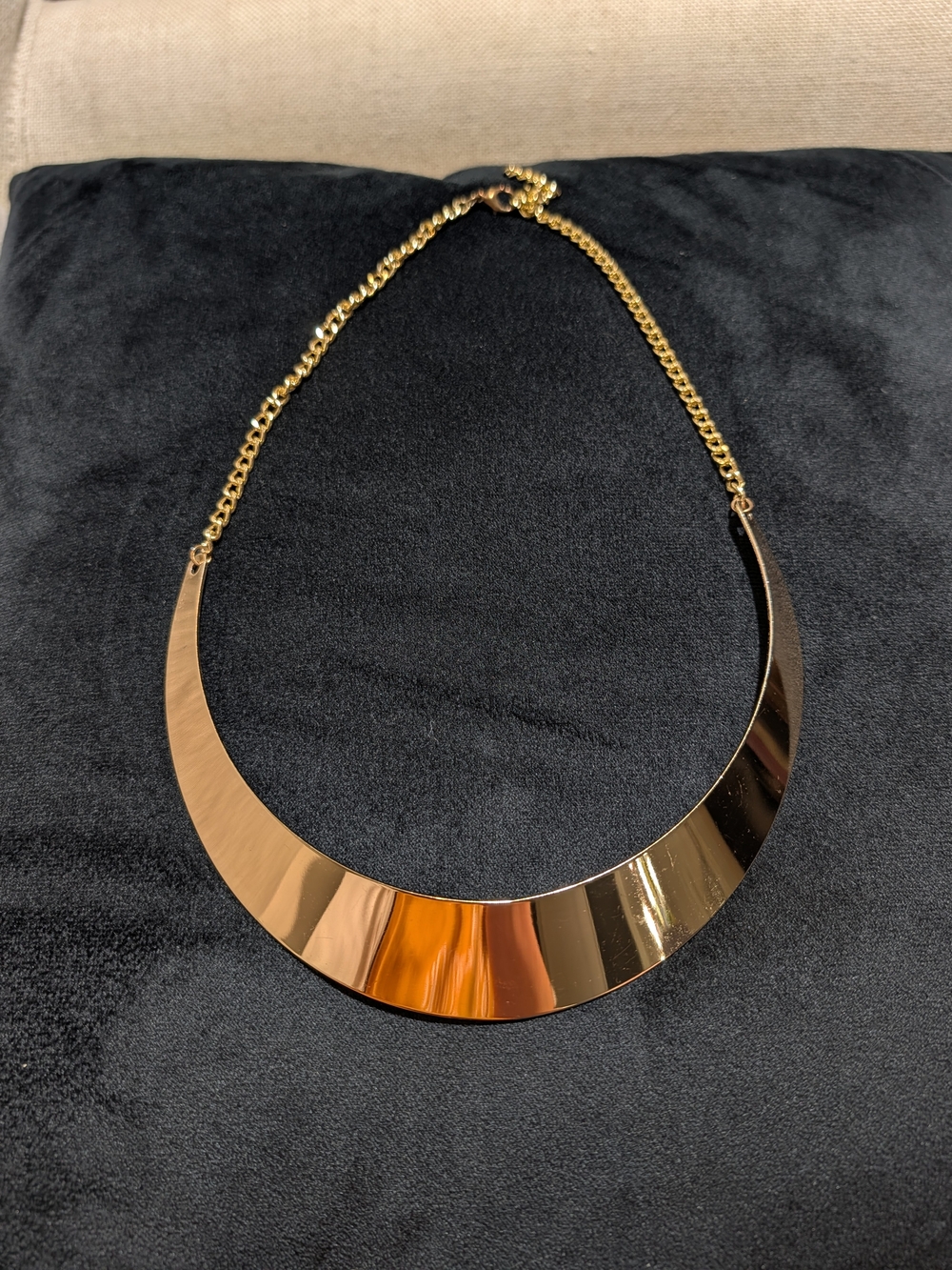 Gold Tone Crescent Curved Collar Statement Necklace Cable Chain Lobster